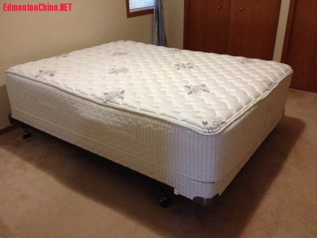 Queen size mattress.jpg