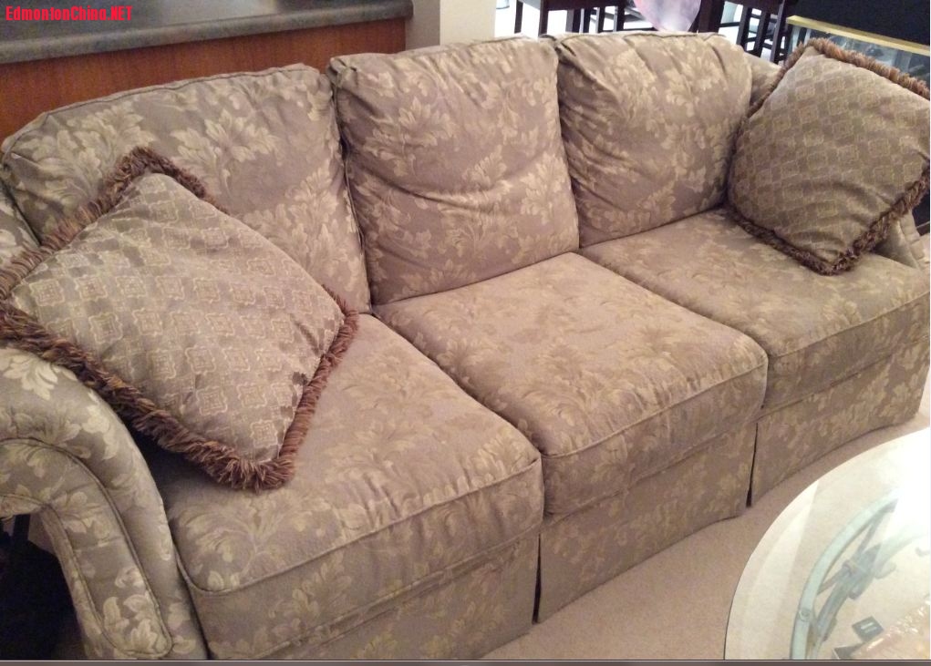 sofa1.JPG