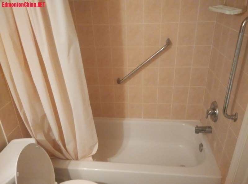Bathroom_2.jpg