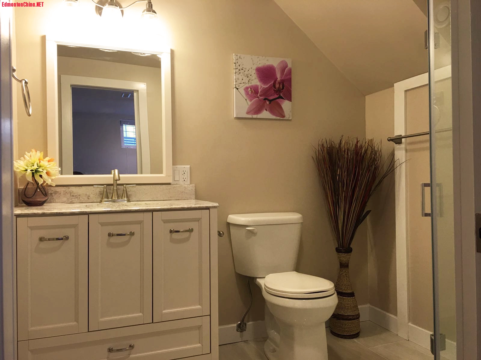 bathroom1.jpg
