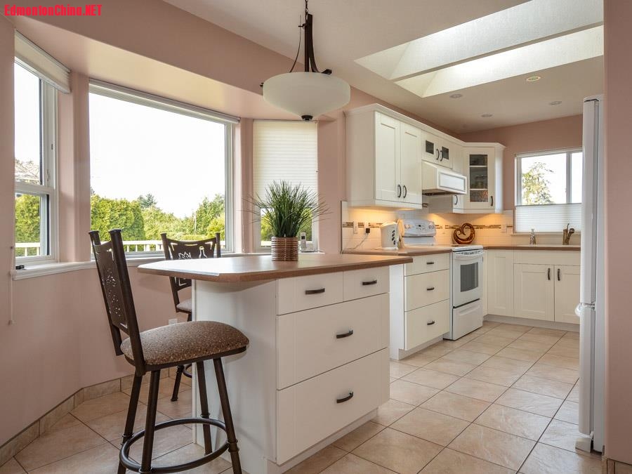 kitchen2.jpg