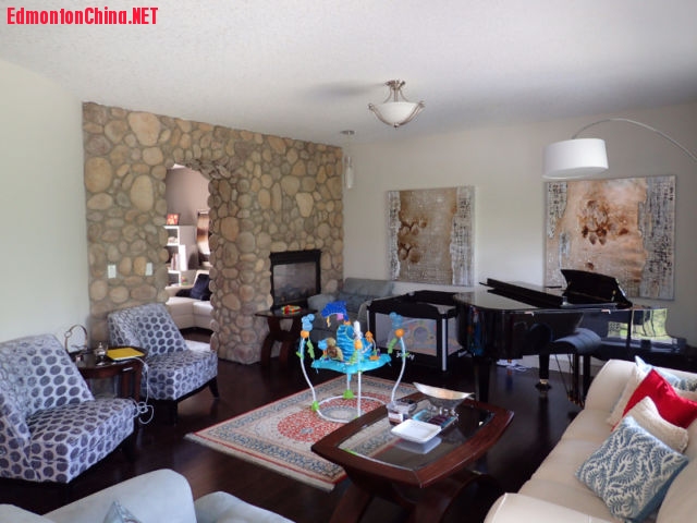 Living room.JPG