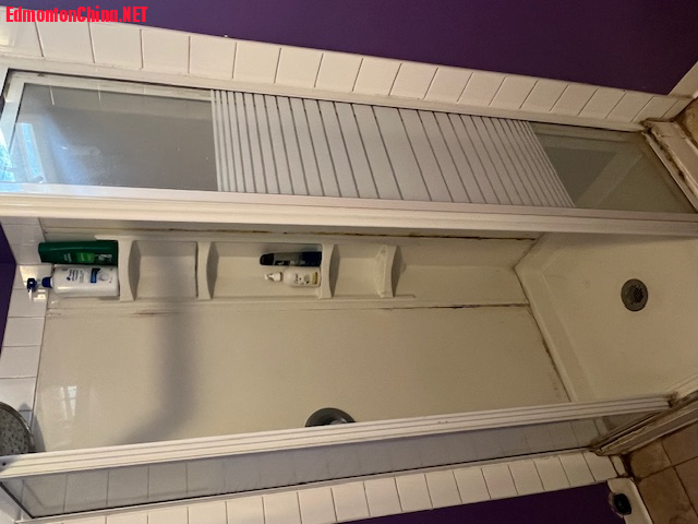 09 Washroom.jpg