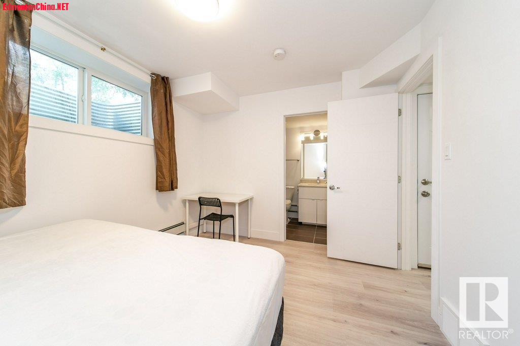 Ensuite 001.jpg